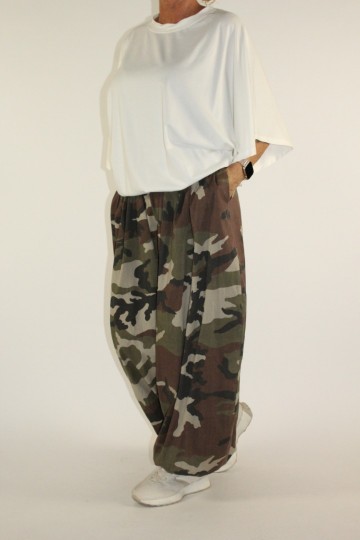 Baggy camouflage broek