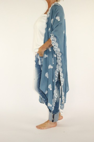 Poncho jeans look 6 0